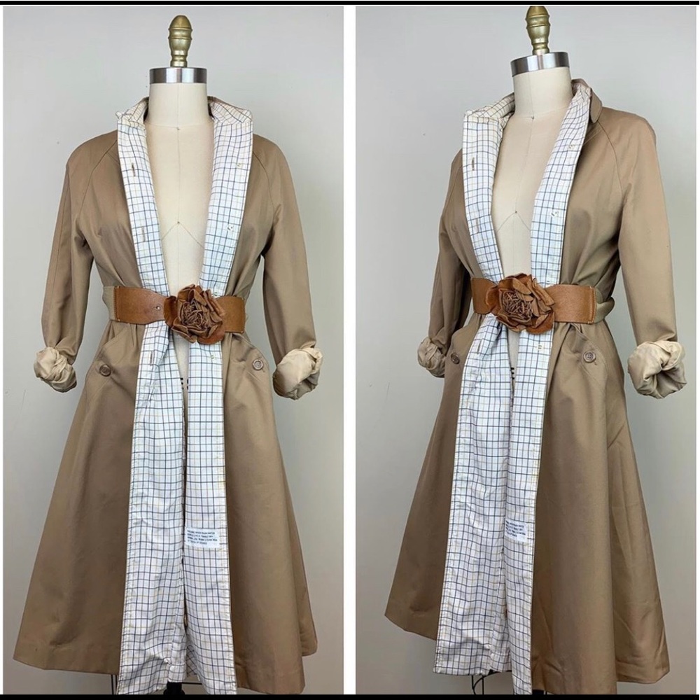 Vintage Taupe Trench-coat w/ Plaid Lining